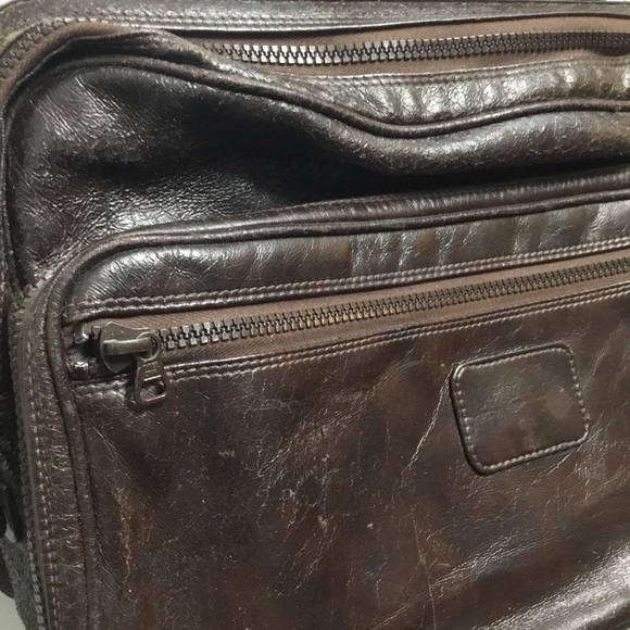 Genuine Leather Zippered Shoulder Messenger Bag - Picture 5 of 16